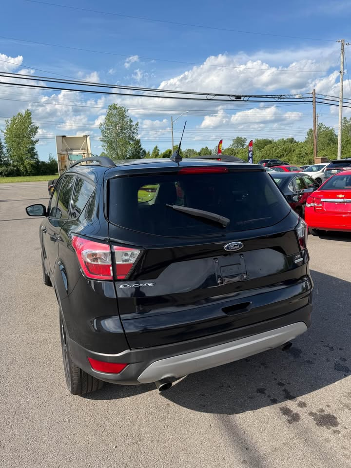 2018 Ford Escape thumbnail 3