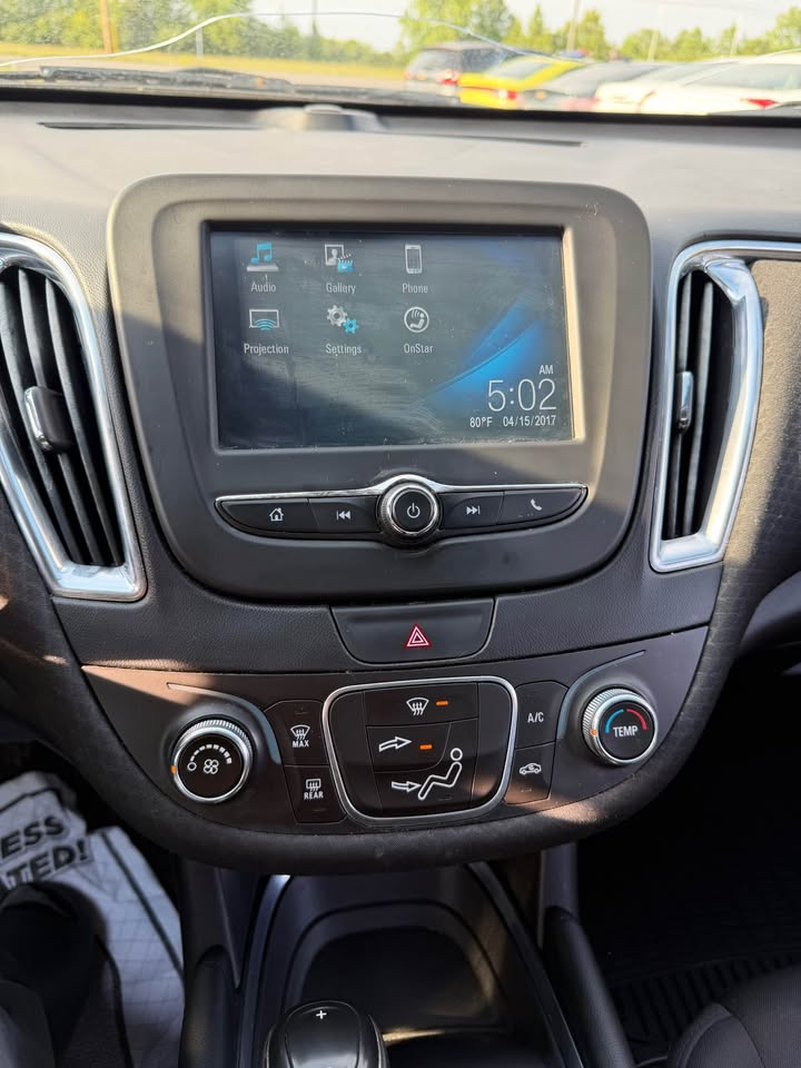 2017 Chevrolet Malibu Limited thumbnail 6