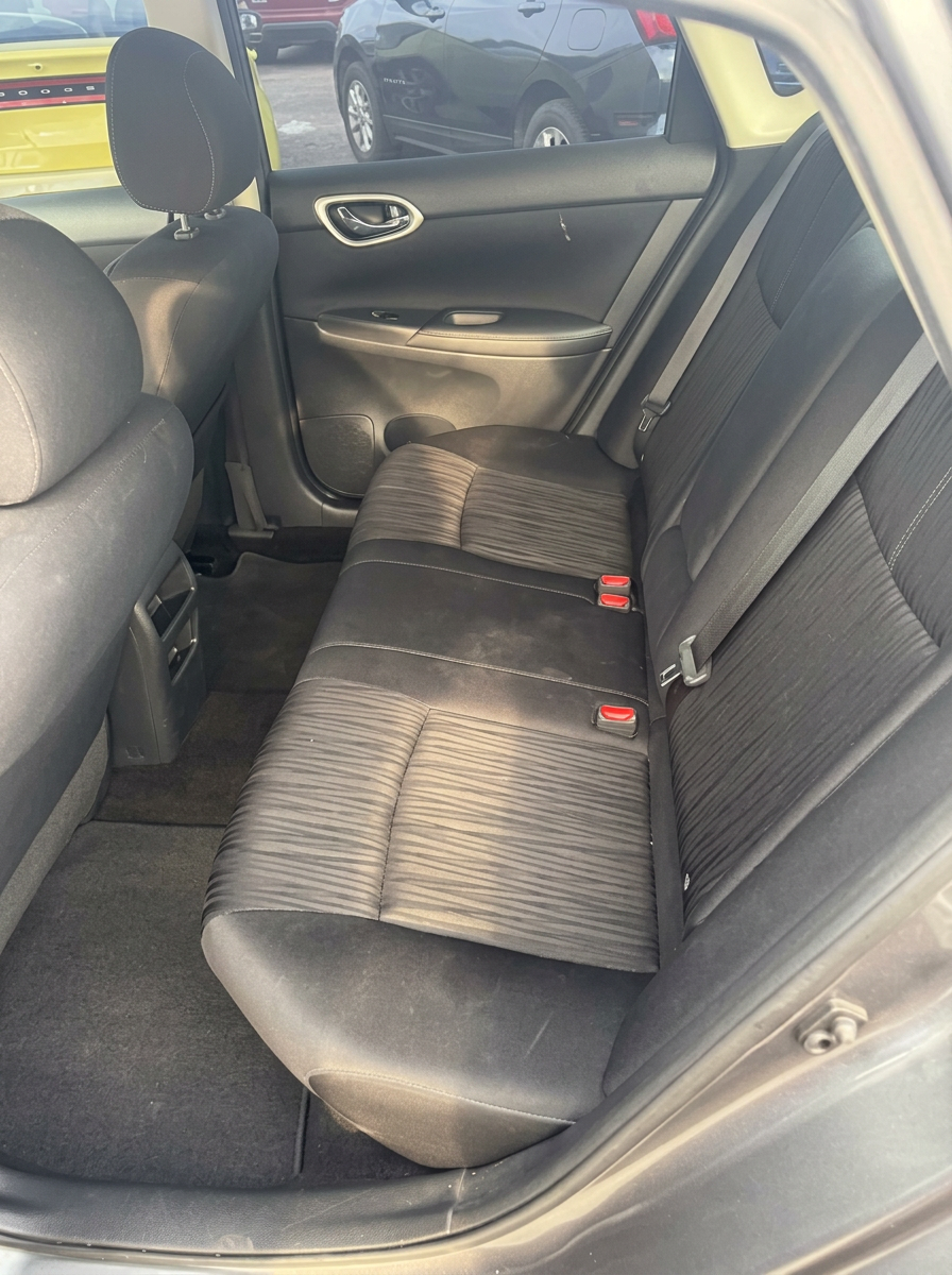 2016 Nissan Sentra thumbnail 8
