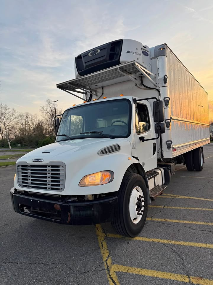 2019 Freightliner M2 106