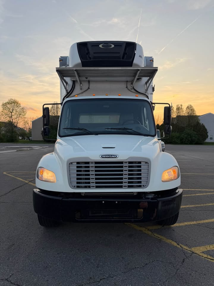 2019 Freightliner M2 106 thumbnail 4