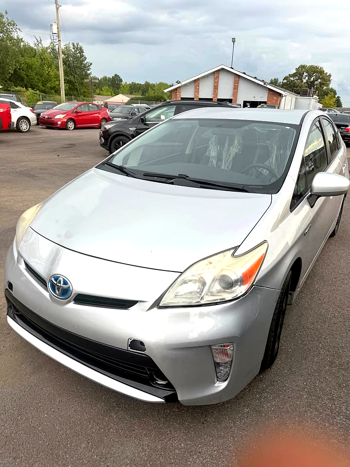 2012 Toyota Prius thumbnail 2