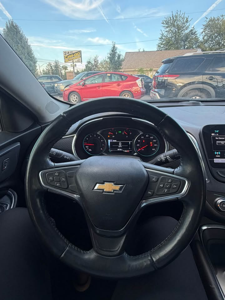 2018 Chevrolet Malibu Limited thumbnail 4
