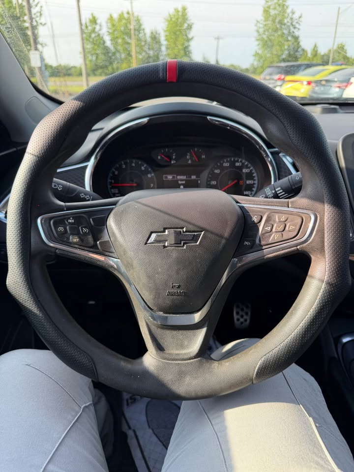 2017 Chevrolet Malibu Limited thumbnail 4