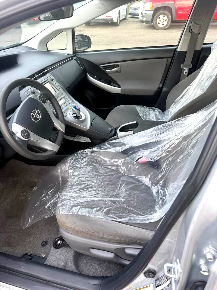 2012 Toyota Prius thumbnail 5