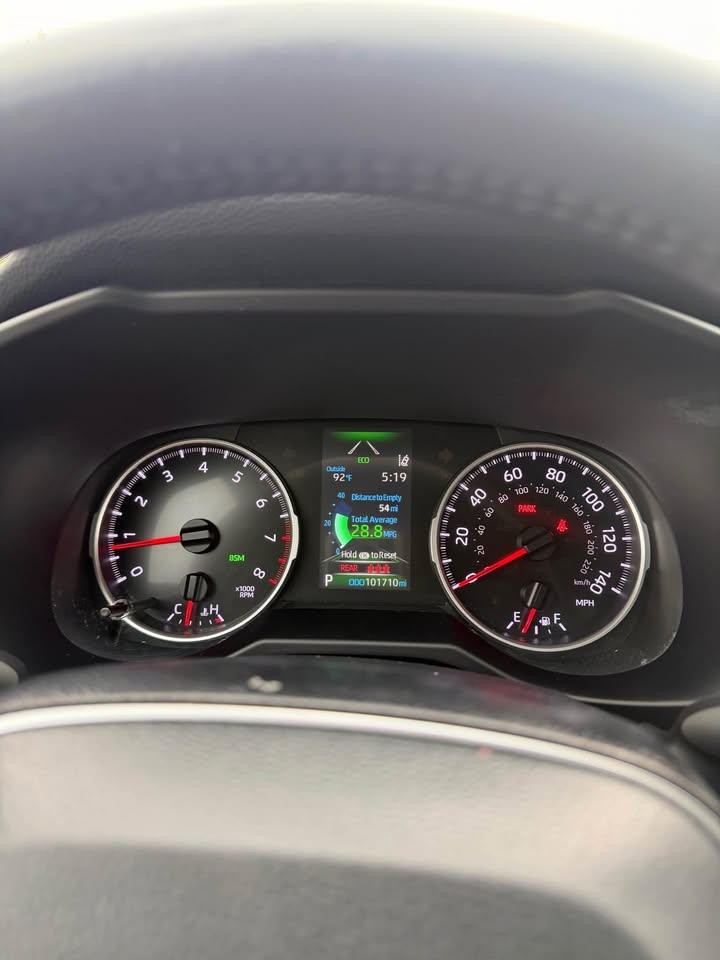2020 Toyota RAV4 thumbnail 7