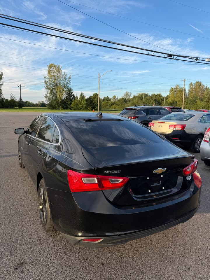 2018 Chevrolet Malibu Limited thumbnail 3