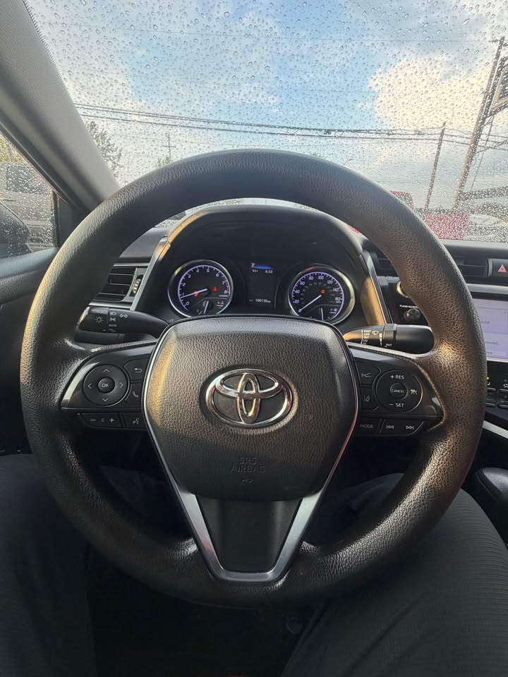 2019 Toyota Camry thumbnail 3