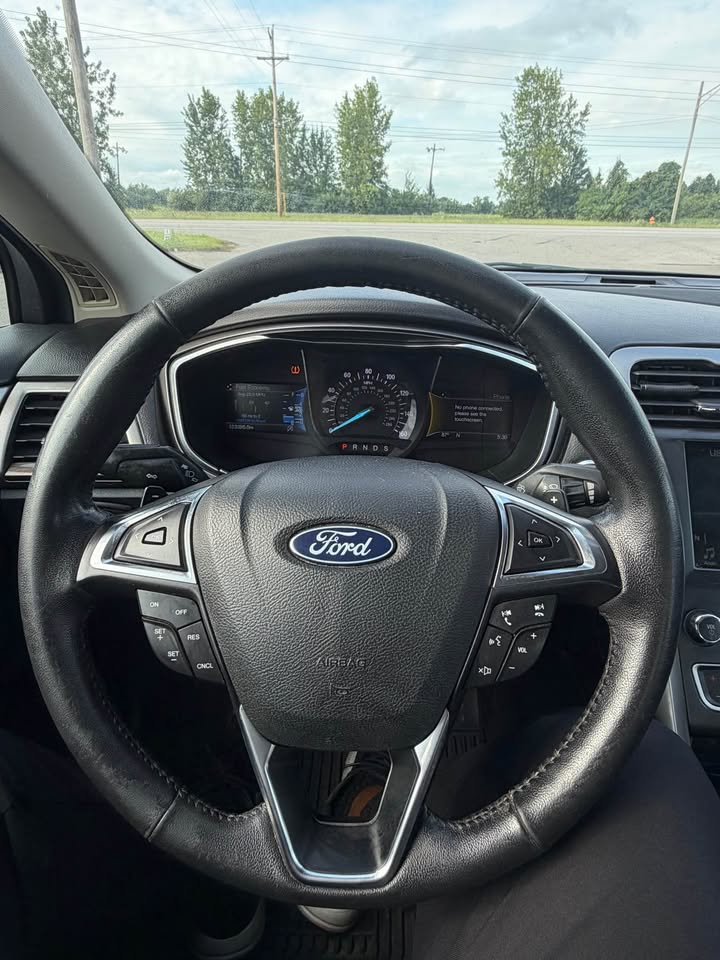 2018 Ford Fusion thumbnail 2