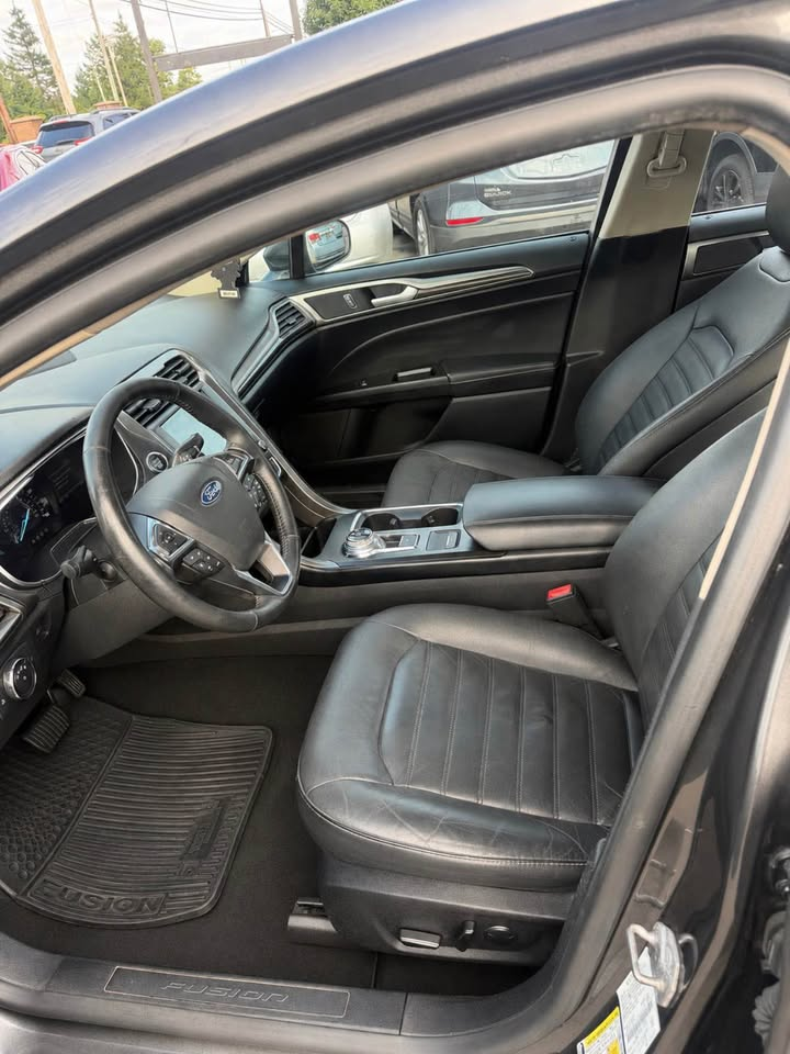 2018 Ford Fusion thumbnail 3