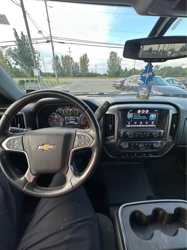 2015 Chevrolet Silverado 1500 thumbnail 3