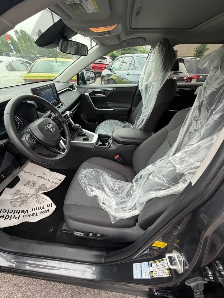 2020 Toyota RAV4 thumbnail 5